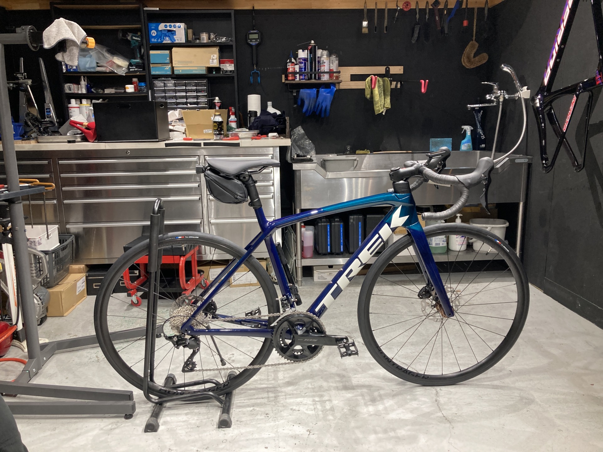 TREK Emonda SL 5 × 納車 + パーフェクト組み立て + ガラス