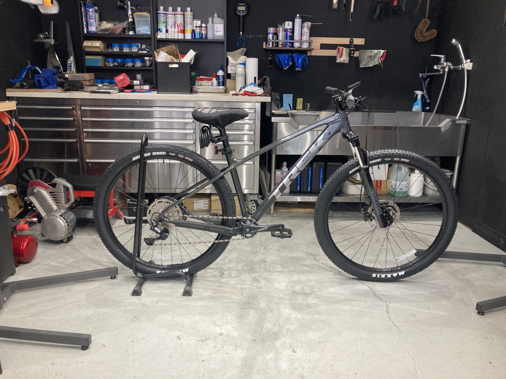 TREK Marlin 6 × パーフェクト組み立て + ガラスコーティング | スター