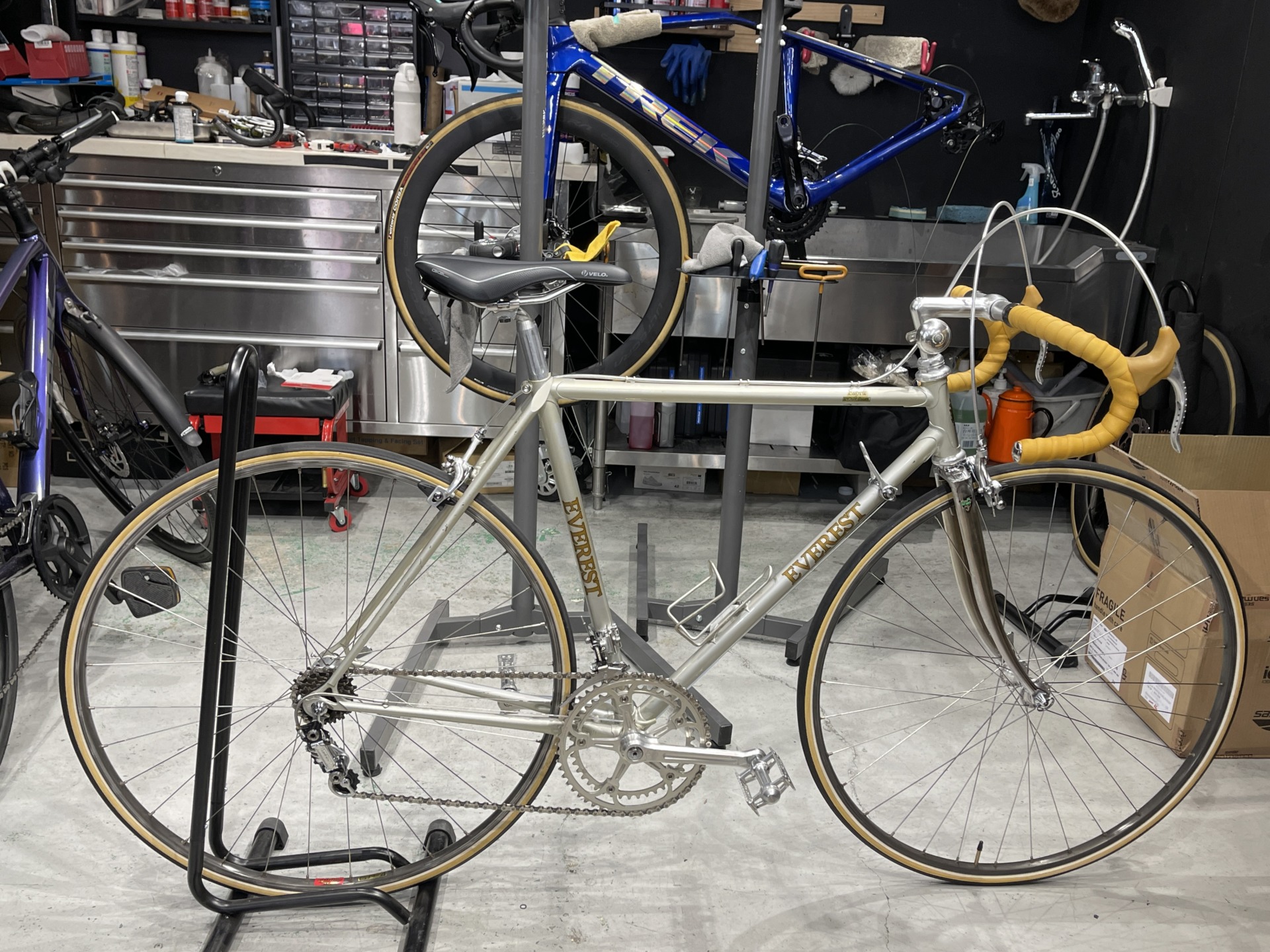 EVEREST ESPRIT × オーバーホール + ガラスコーティング | スターバイクス