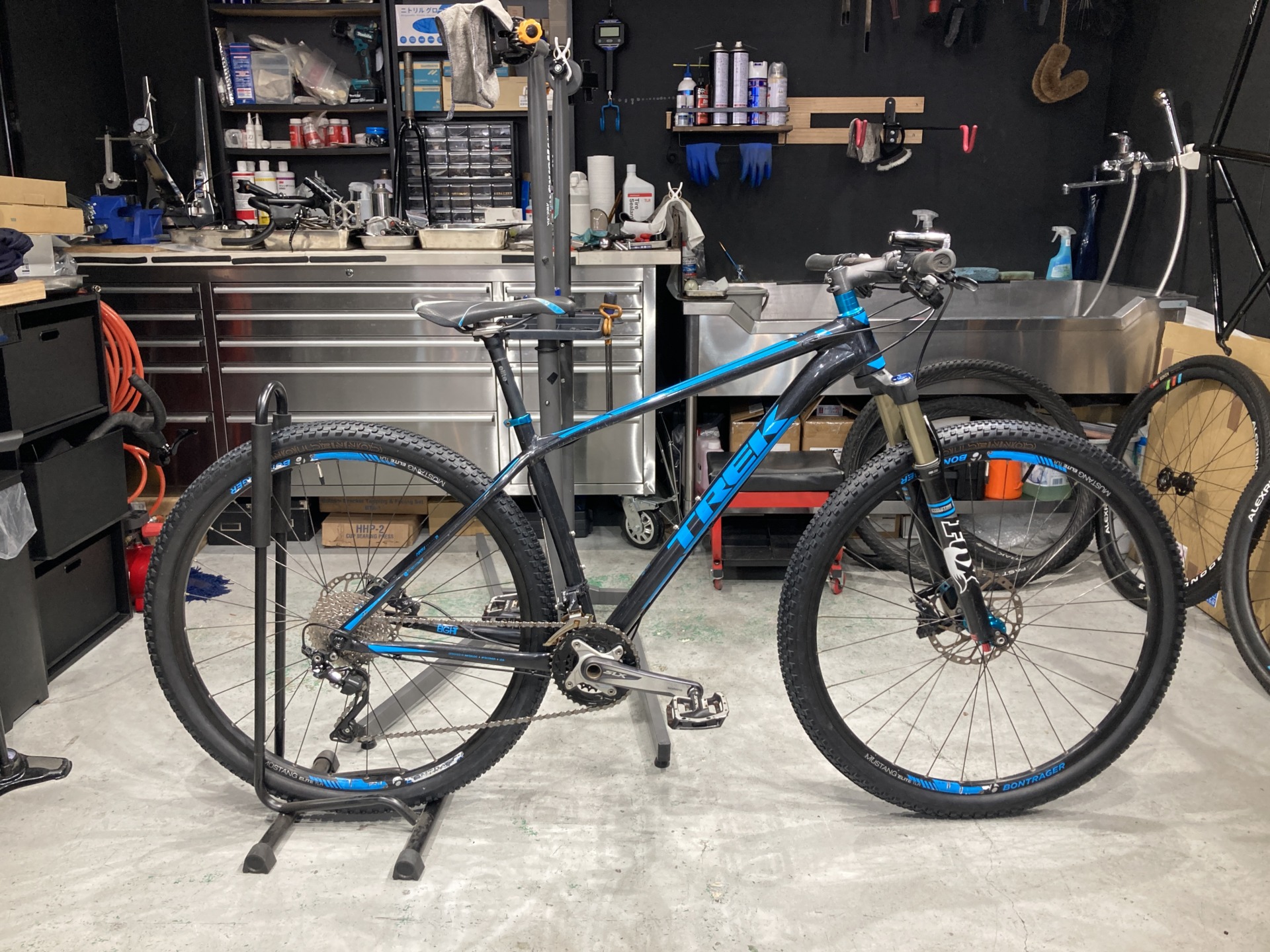 トレック スーパーフライ 20インチ タイヤ交換済み 【公式通販】