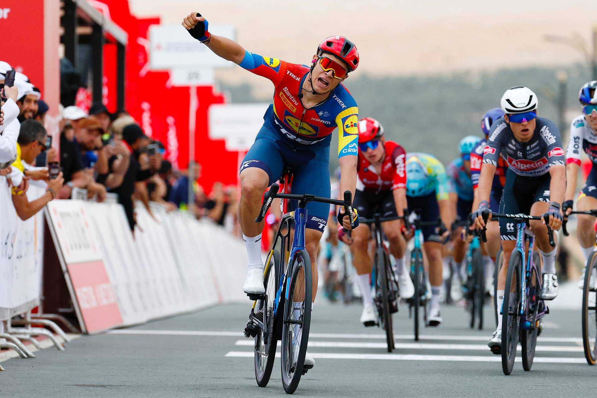 UAEツアー2025第1ステージ、Lidl-Trekのジョナサン・ミランが上り